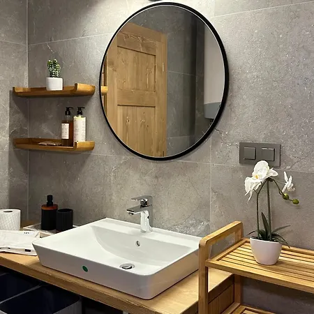 アパート Yq - Brand New - Materials - Free Parking ヴェルカー・ロムニツァ