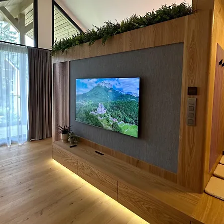 Yq - Brand New - Materials - Free Parking *