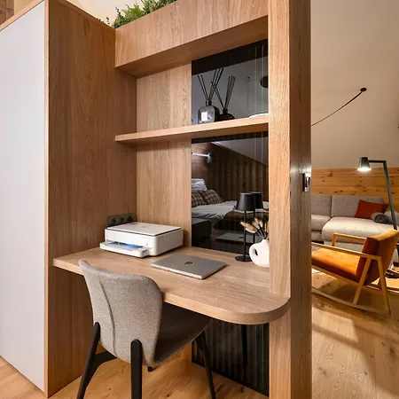 Апартаменты Yq - Brand New - Materials - Free Parking Велька-Ломница